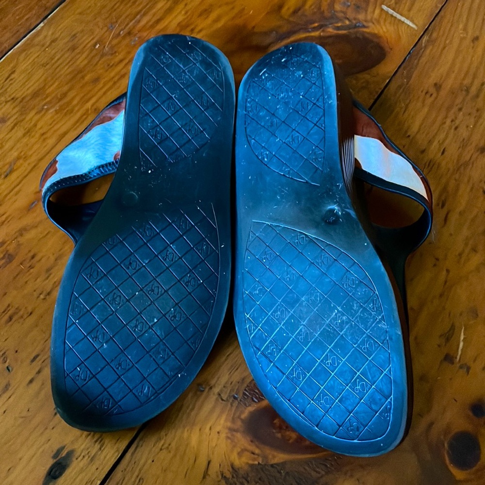 Donald J. Pliner Fawn Sandals size 6.5 - Picture 7 of 7